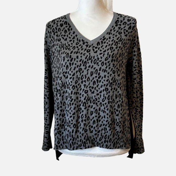 Loft Leopard Print Mixed Media Sweater V-Neck Small - Picture 3 of 9